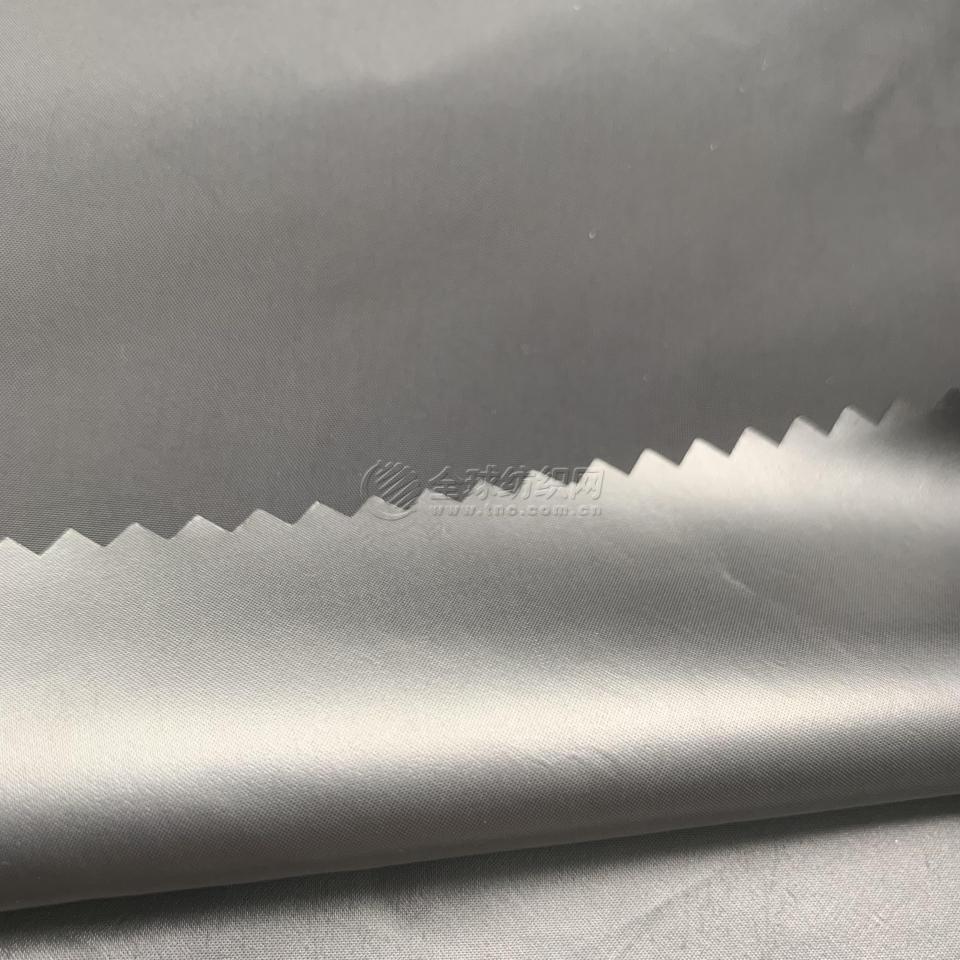 300t消光塔夫绸涤塔夫烫膜羽绒服棉服面料