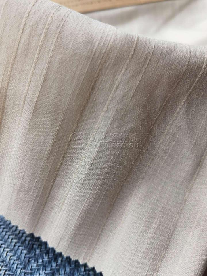 T/RlỨ_b